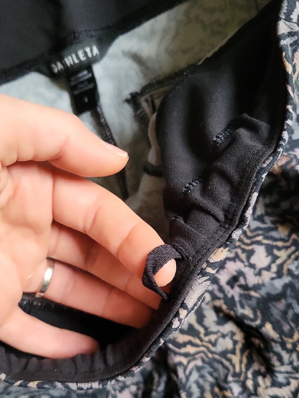 Athleta Trekkie North Jogger Pants Kinetic Abstract Size 6 - Picture 7 of 10